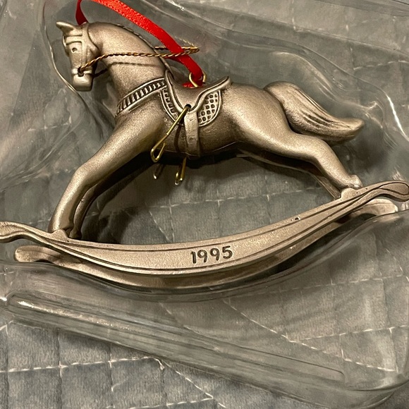 Hallmark keepsake ornament - Picture 2 of 5